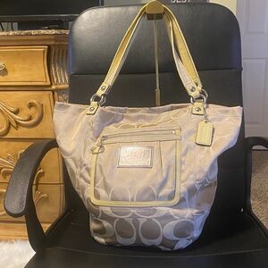 COACH Tote Bag K14569  (gently loved❤️‍🩹)